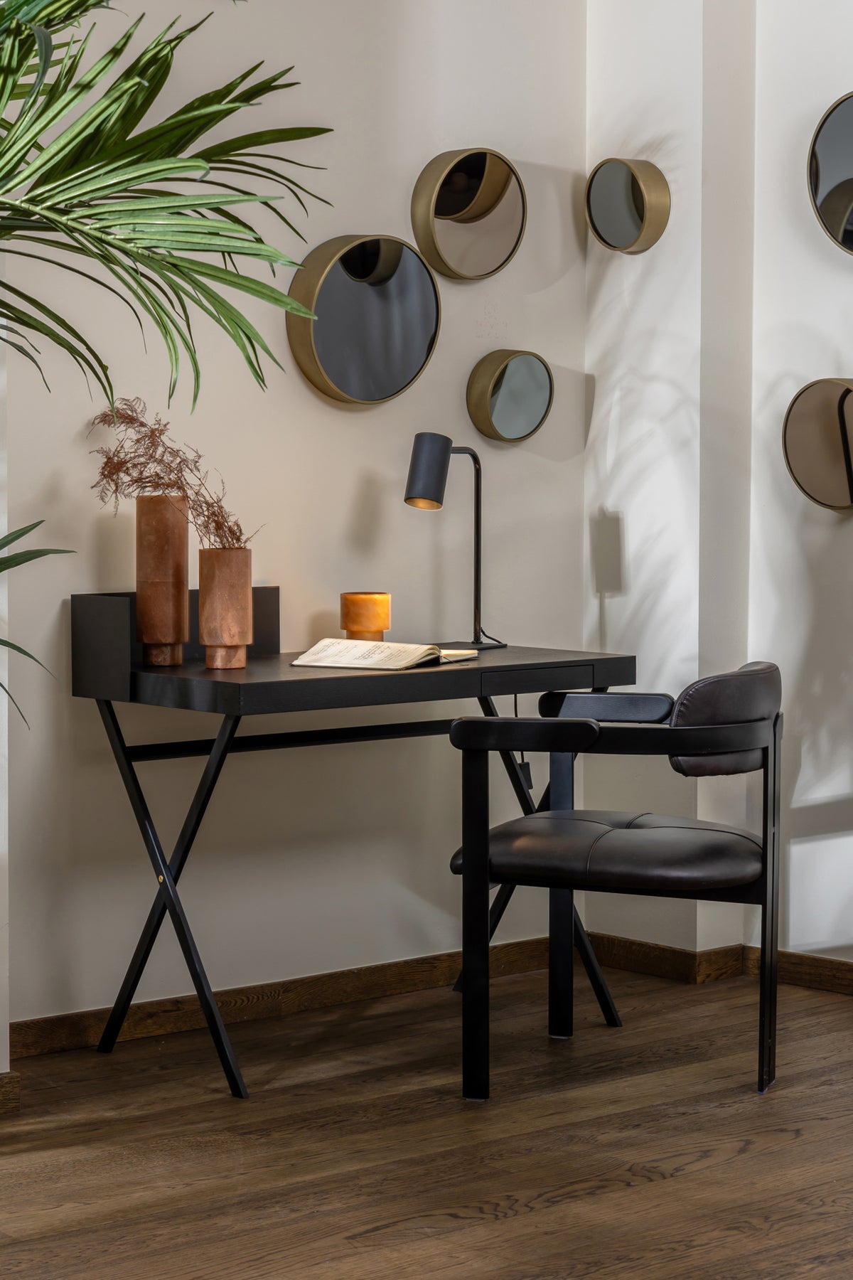 OCTA arm chair